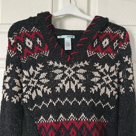Maurices Women’s Snowflake Black and Red Knit Hooded Sweater Size Small - Picture 5 of 6